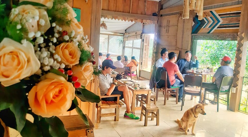 Quán cà phê phong cách truyền thống - Mộc Lan